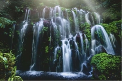 Ravensburger sestavljanka Waterfall Retreat Bali 3000 kosov