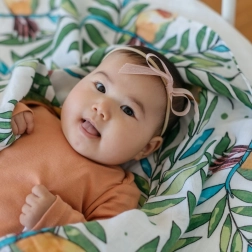 Tommy Lise muslinasta plenica iz organskega bombaža Airy Grace 120 x 120 cm