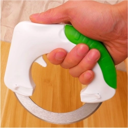 Večnamenski okrogli nož za pico, meso in zelenjavo