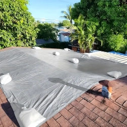 Zaščitna ponjava z UV-zaščito 6 × 8 m, 120 g/m² – univerzalna, trdna, srebrna