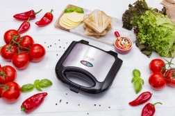 Aparat za sendviče ADLER AD 3015, 750 W