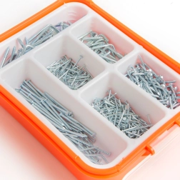 Set of nails and L-hooks, 475 pieces