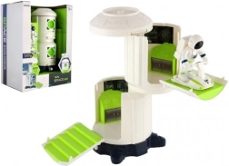 Vesoljska postaja z lučmi in zvoki z astronavtom na baterije