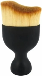 Krtača za čiščenje notranjosti avtomobila