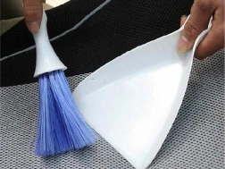 Mini metlica z lopatico za smeti za mizo, tipkovnico in avto