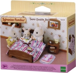 Zakonska postelja z nočno omarico SYLVANIAN FAMILIES