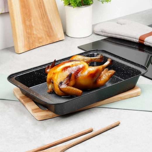 Visoki robovi za večjo prostornino in čistočo pečice