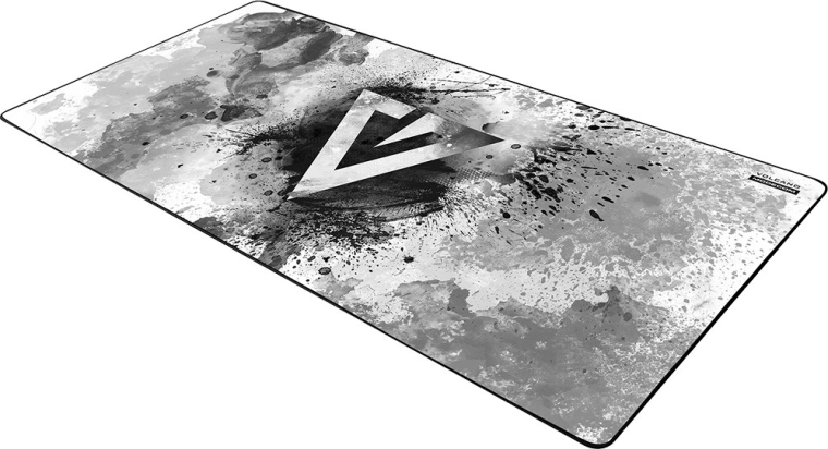 Ogromna površina za tipkovnico in miško