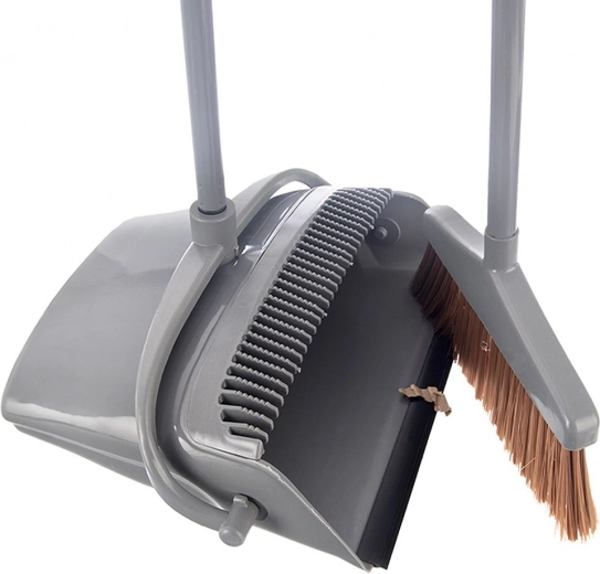 Vgrajen glavnik za čiste ščetine