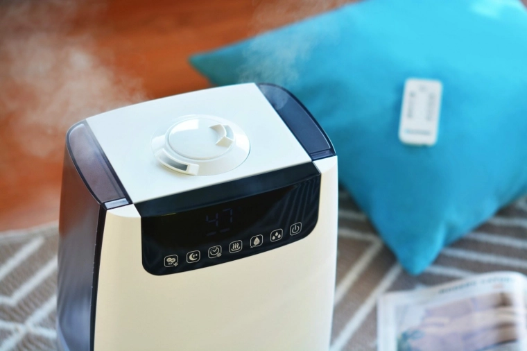 Trojna zaščita kakovosti zraka: HEPA H13, UV in ionizacija