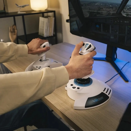 Plug & Play: connect and fly