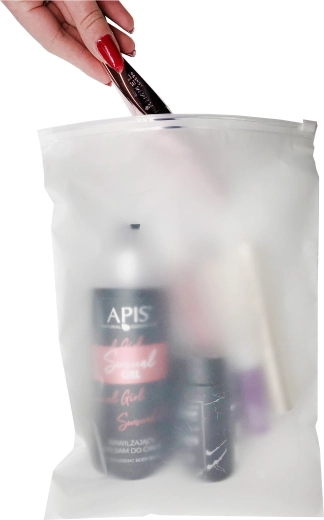 Pregledna organizacija kozmetike in toaletnih potrebščin