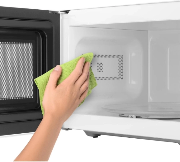 Easy-to-clean enamelled surface