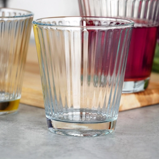 Odporno steno debelo steklo