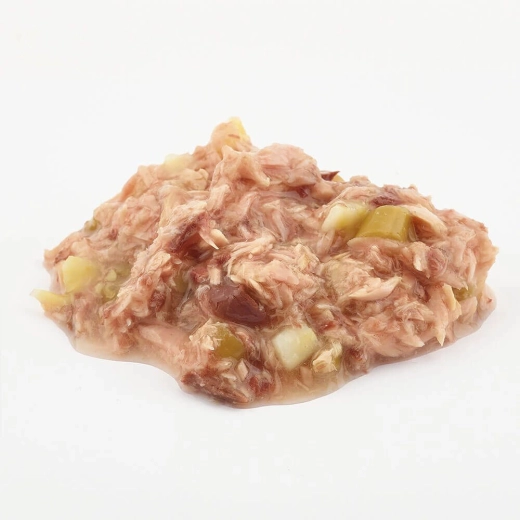 Sočna tekstura s koščki tune