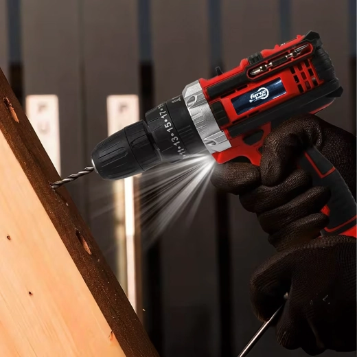 LED-osvetlitev in ergonomski ročaj