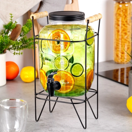 Velika prostornina 4,2 l za zabave in vsakodnevno uporabo