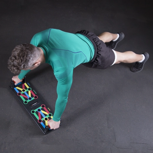 Trdna in stabilna osnova z nedrsečo površino