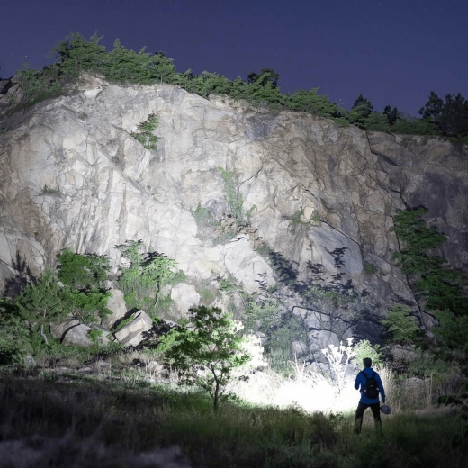 Žepna svetilka OLIGHT Seeker 4 Mini Red z UV in belim svetlom