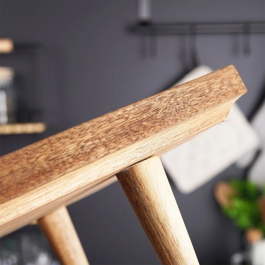 Masiven akacijev les