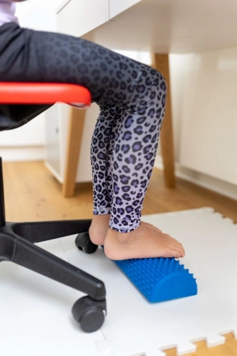 Foot massage and better posture at the desk