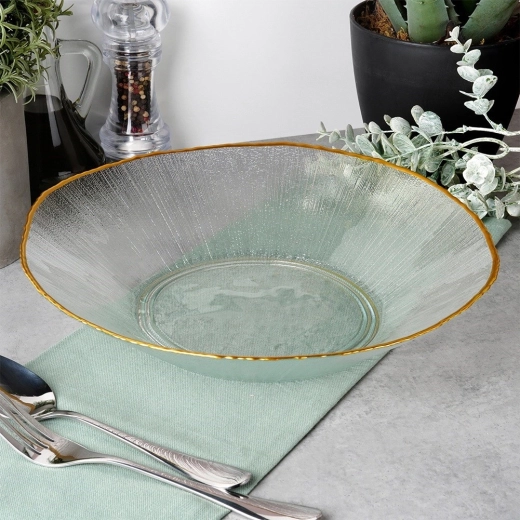 Široka, plitva oblika za enostavno serviranje