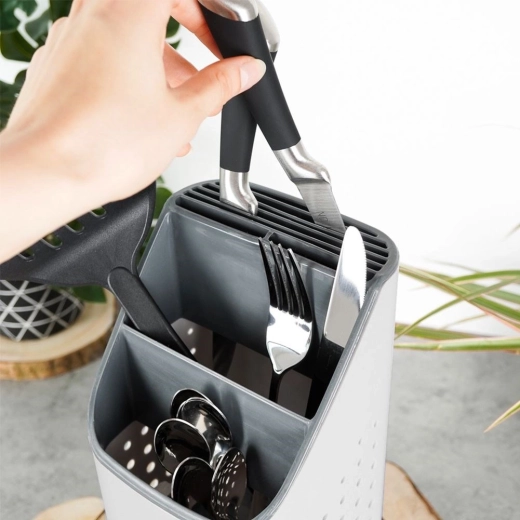 Pametna razporeditev za pribor in nože