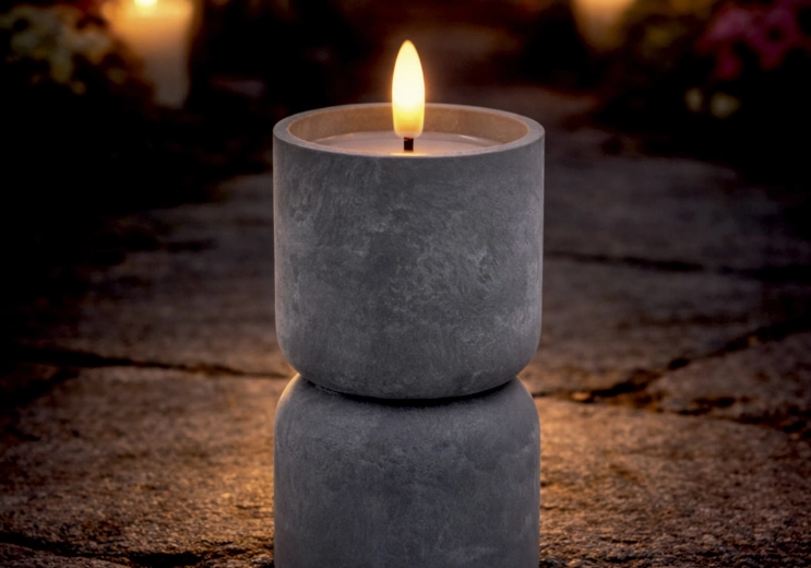 LED sveča v obliki peščene ure z betonskim učinkom 8 × 15 cm - 1 kos