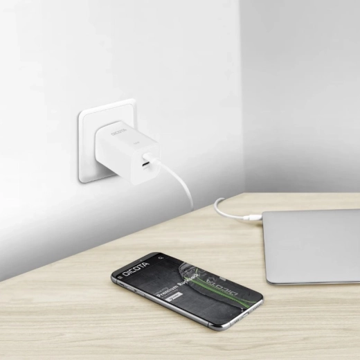 Fast charging up to 45 W with Power Delivery 3.0