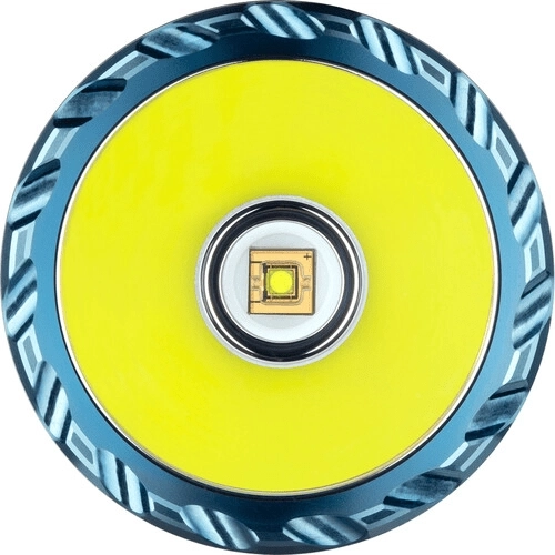 Osupljiv doseg 730 m in 134.000 cd