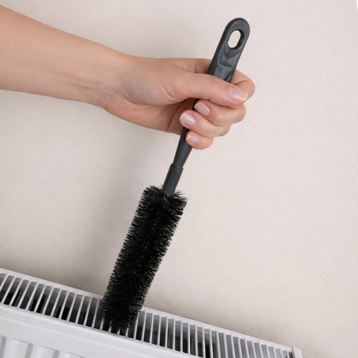 Učinkovito čiščenje med rebri radiatorja