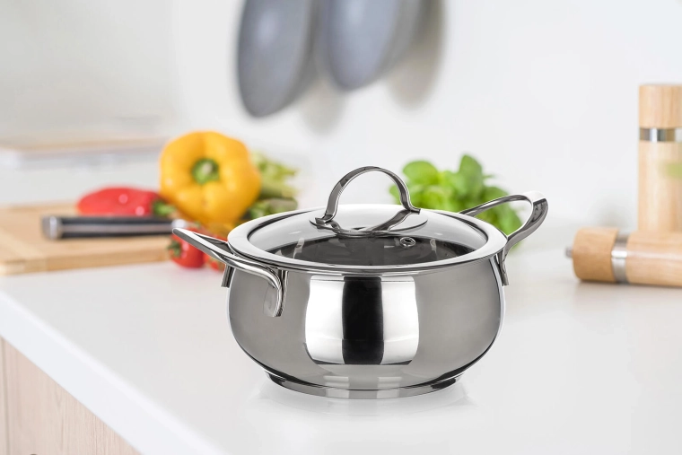 Stekleni pokrov za nadzor kuhanja