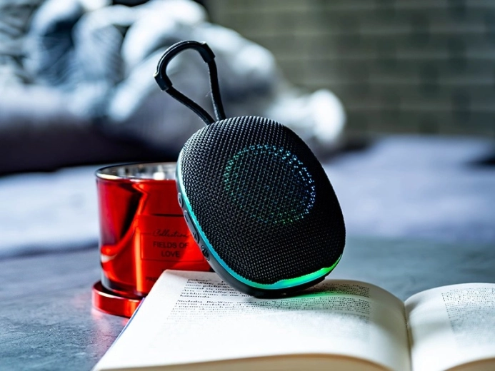 Glasba od kjerkoli: FM, microSD in USB