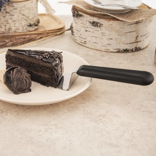 For clean dessert serving