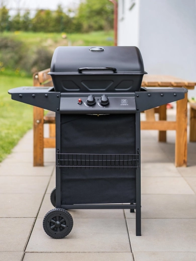 Udobje pri pripravi: odlagalne površine, kavlji in košarica