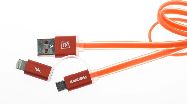 Dva priključka v enem: Lightning in micro‑USB