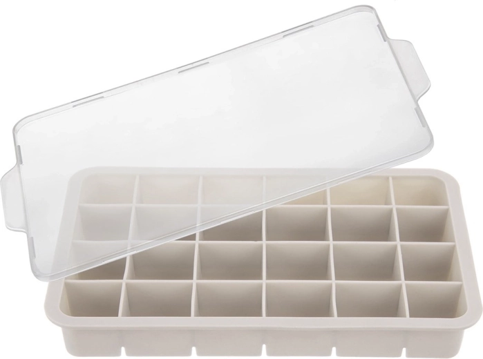 Do 24 enakomernih kock ledu