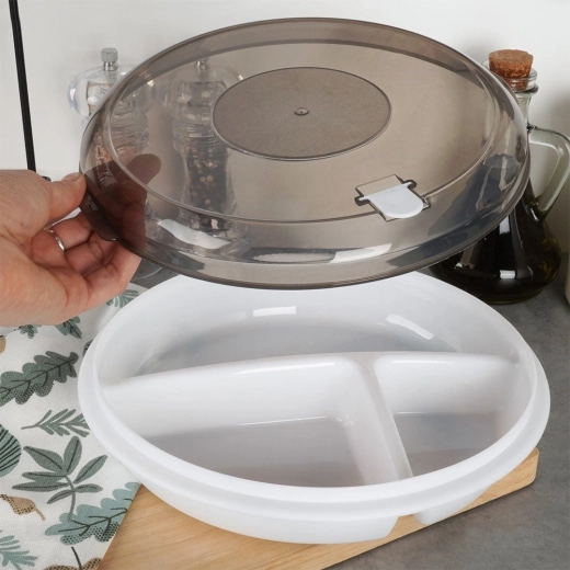 Tri praktični predelki za čisto serviranje