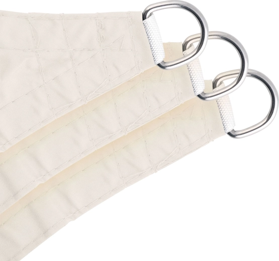 Ojačani vogali in kovinski obročki za zanesljivo pritrditev