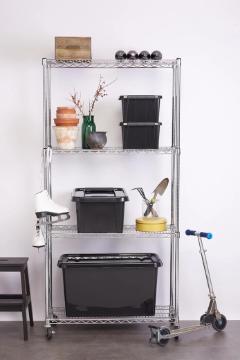 Red na polici in na kolescih