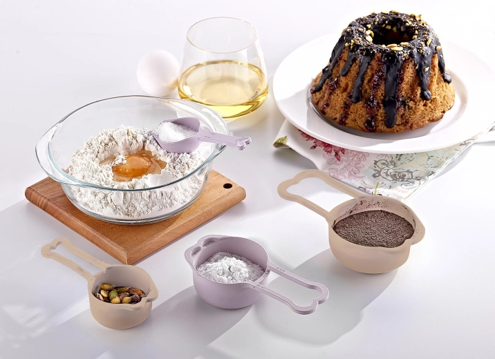 Praktičen pomočnik za peko in kuhanje