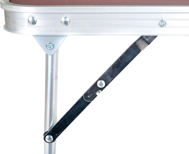 Stabilen jeklen okvir z varnostnimi oporami