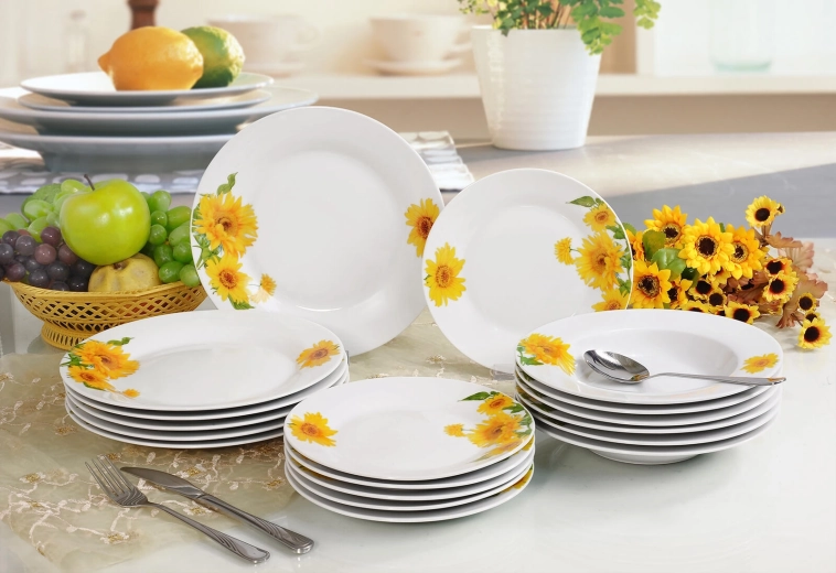 Vzdržljiv porcelan z bleščečo glazuro