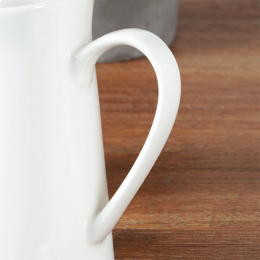 Udoben oprijem zahvaljujoč ergonomskemu ročaju