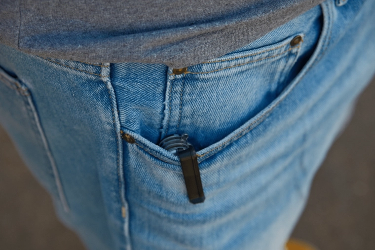 Deep carry za varno nošenje v žepu