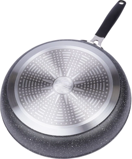 Združljiva z vsemi vrstami štedilnikov, vključno z indukcijo