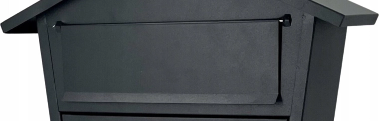 Preklopni pokrov, ki ščiti reže