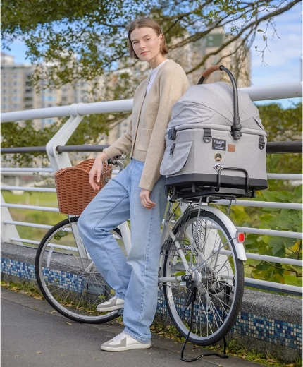 Lahek, a trden aluminijast okvir