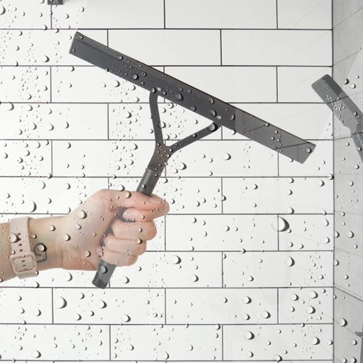 Ergonomsko brisanje za tuš in okna