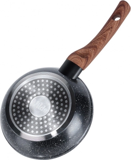 Združljiva z vsemi vrstami štedilnikov, vključno z indukcijo